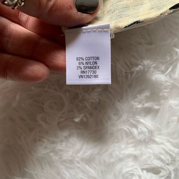 Sweater - Picture 9 of 10